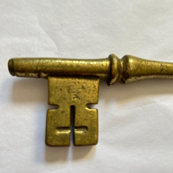 Vintage Virginia Metalcrafters Skeleton Key Paperweight Colonial Williamsburg - Picture 7 of 11